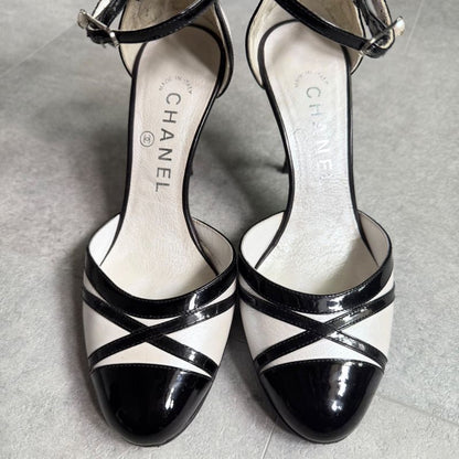 Chanel Pearl Coco Mark Ribbon Design Pumps Leather Patent Leather Black White