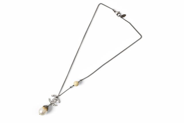 Chanel Necklace Pendant Chanel Coco Mark Double-sided Rhinestone Pearl Motif