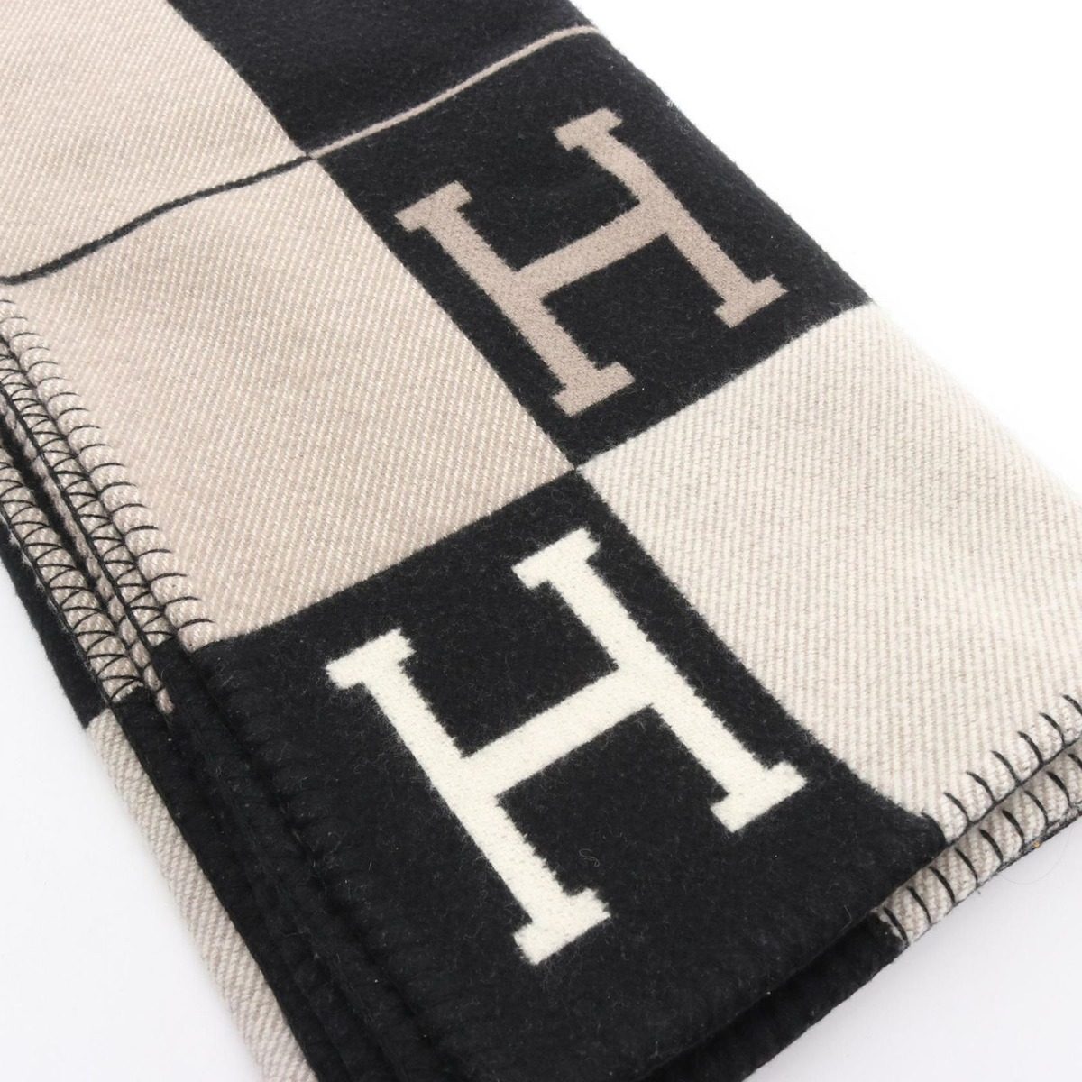 Hermes Pre de Avalon 3 Wool Cashmere Shoulder Bag — view 6