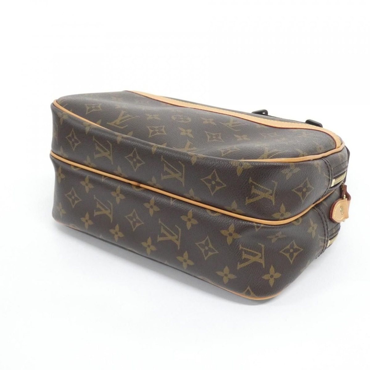 Louis Vuitton Monogram Reporter 28 cm Shoulder Bag — view 3