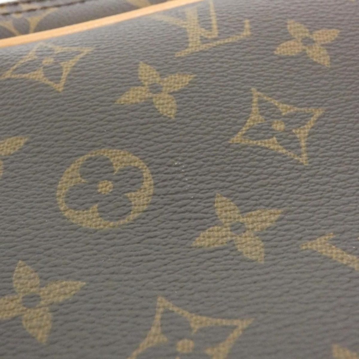 Louis Vuitton Monogram Reporter 28 cm Shoulder Bag — view 5