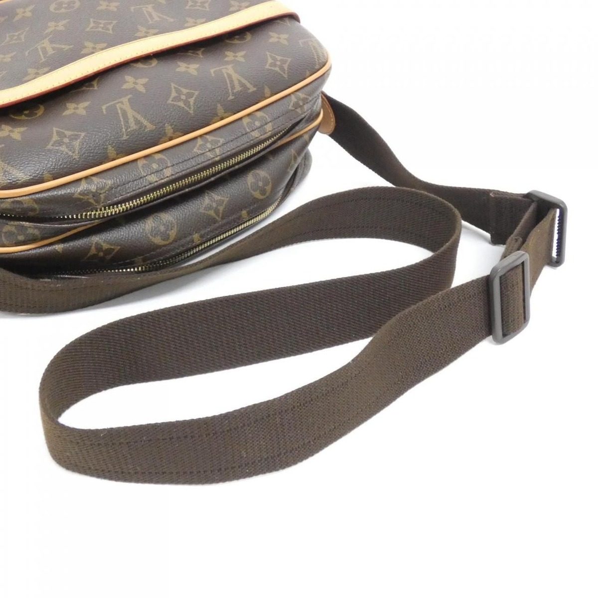 Louis Vuitton Monogram Reporter 28 cm Shoulder Bag — view 8