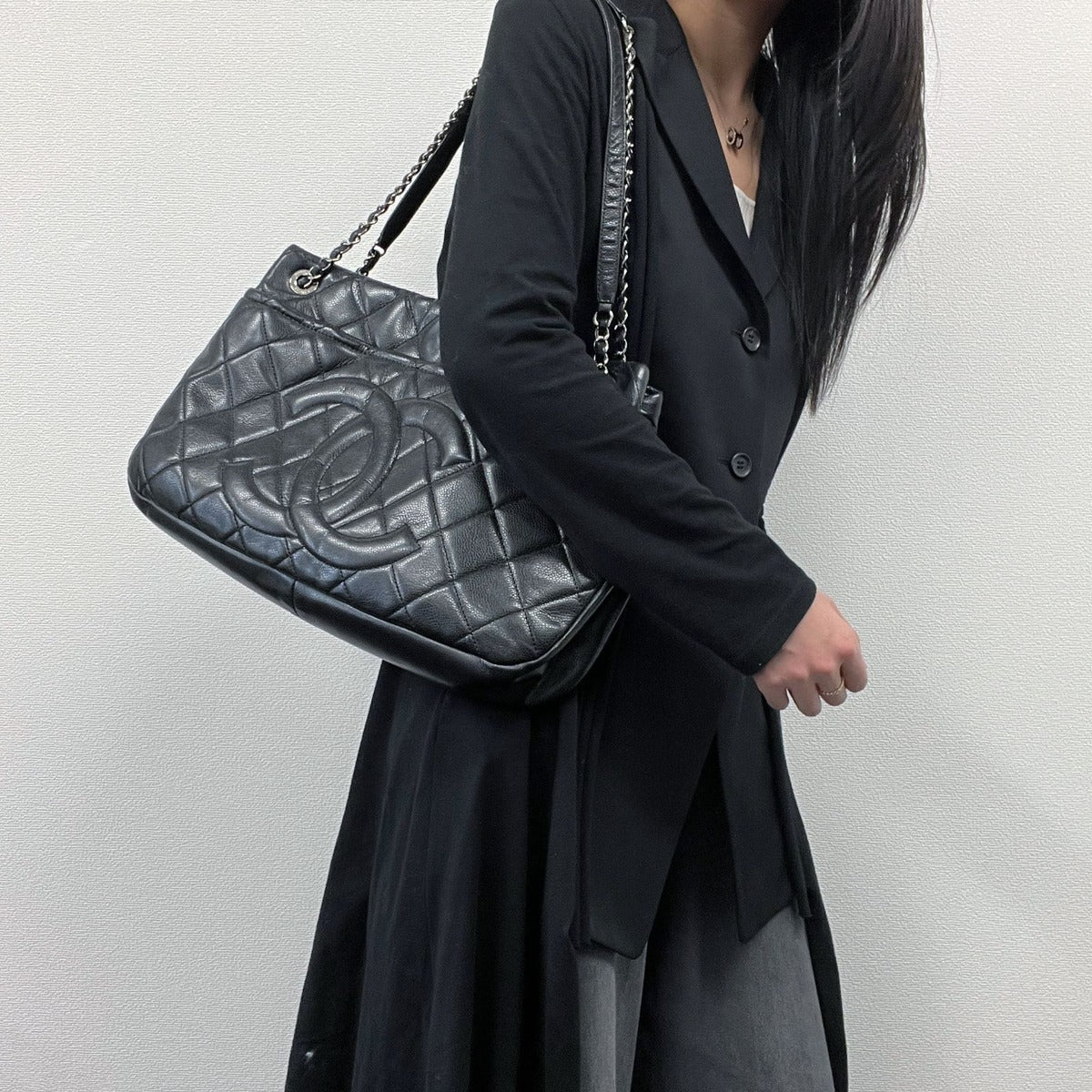 Chanel CC Logo Quilted Shoulder Bag Black Leather Vintage