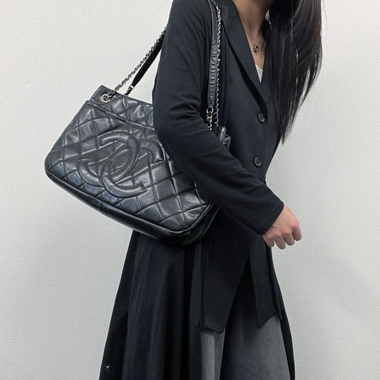 Chanel CC Logo Quilted Shoulder Bag Black Leather Vintage