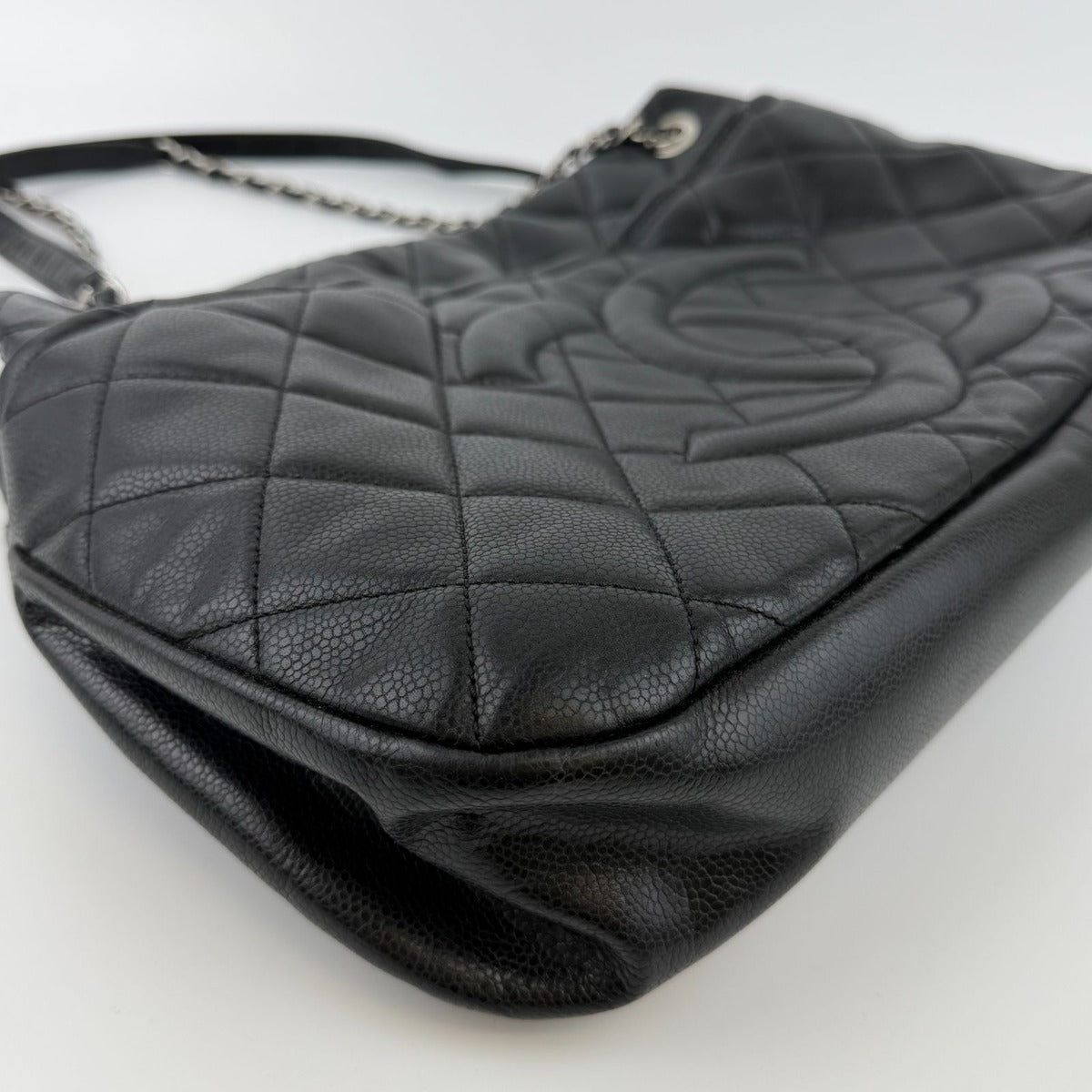 Chanel CC Logo Quilted Shoulder Bag Black Leather Vintage — view 13