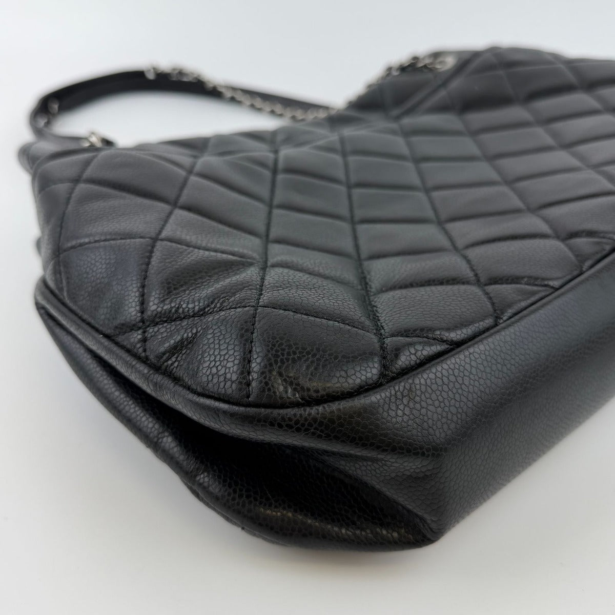Chanel CC Logo Quilted Shoulder Bag Black Leather Vintage — view 15