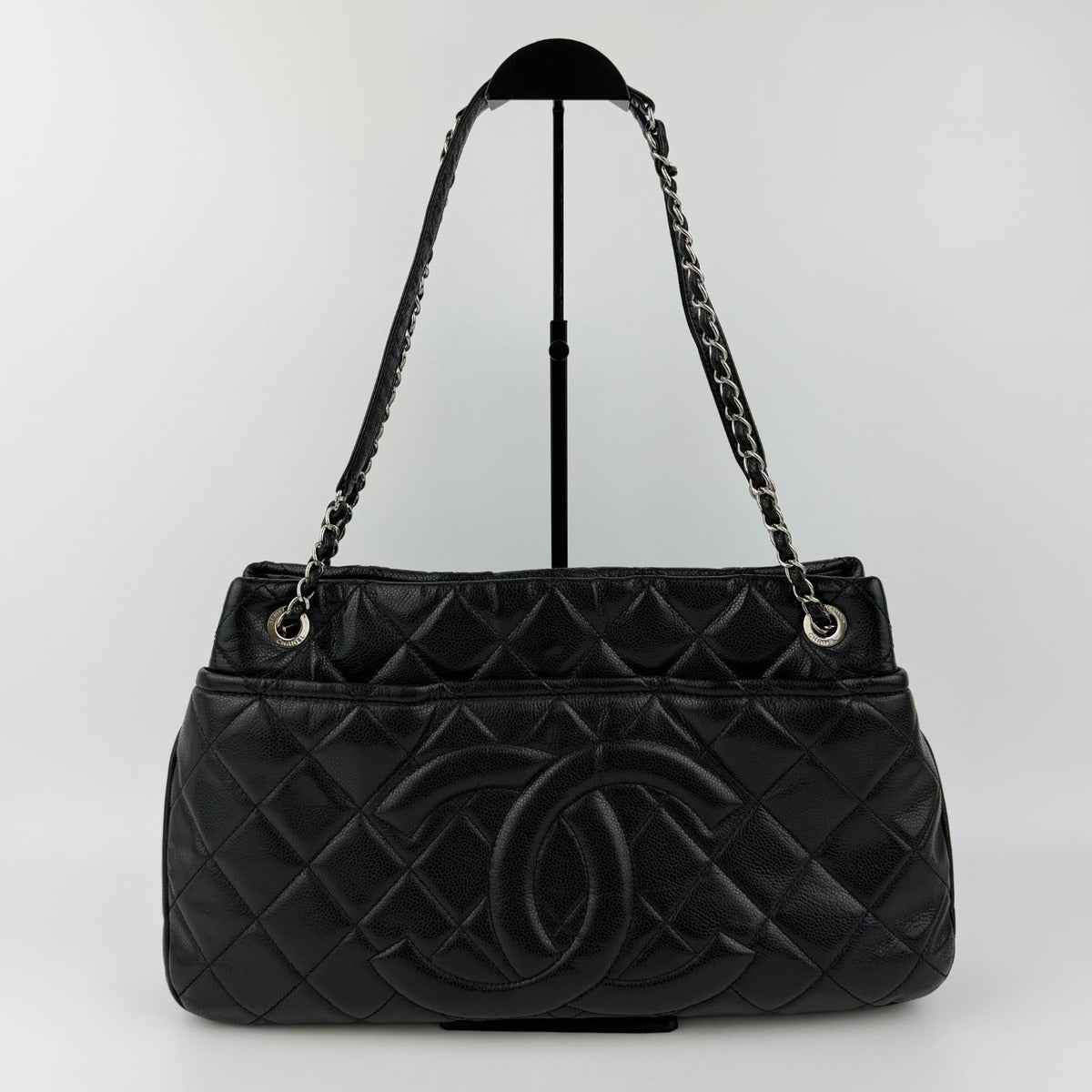 Chanel CC Logo Quilted Shoulder Bag Black Leather Vintage — view 3