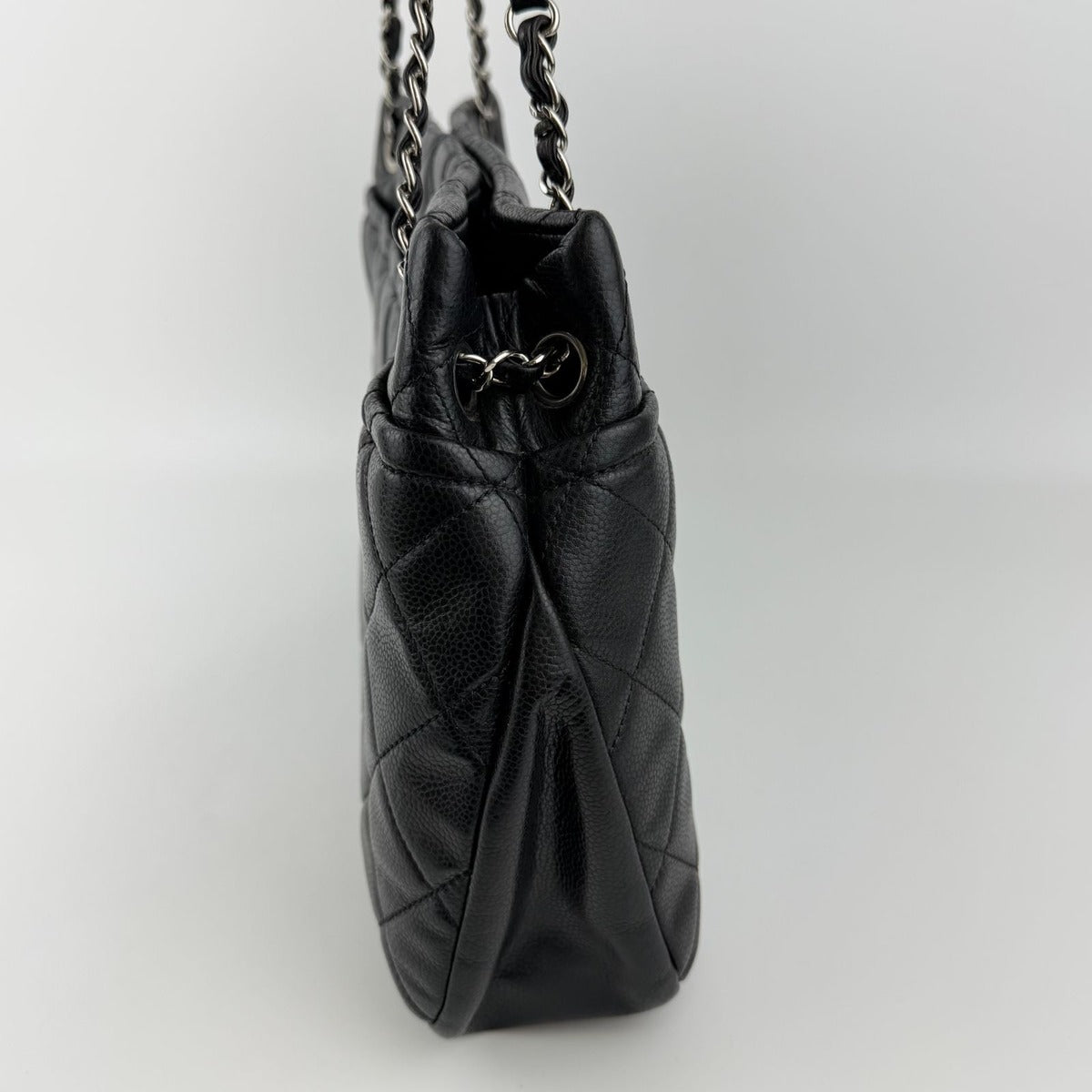 Chanel CC Logo Quilted Shoulder Bag Black Leather Vintage — view 5
