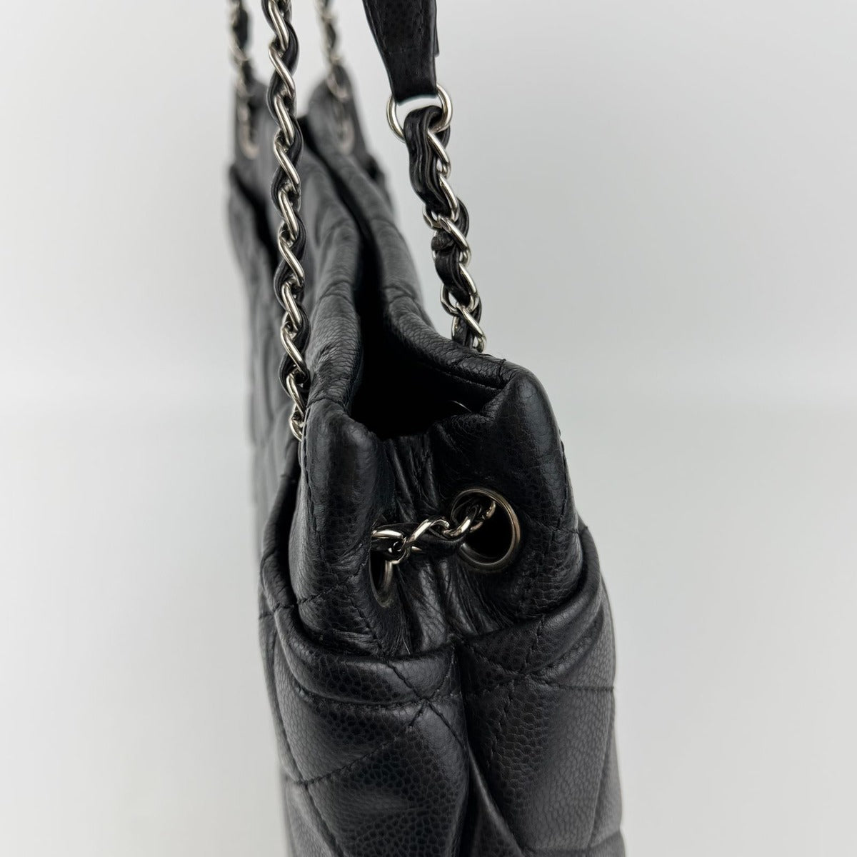Chanel CC Logo Quilted Shoulder Bag Black Leather Vintage — view 6