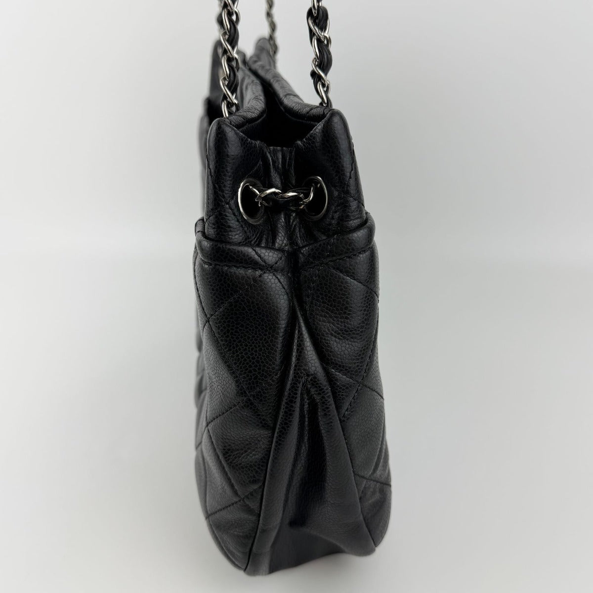Chanel CC Logo Quilted Shoulder Bag Black Leather Vintage — view 7