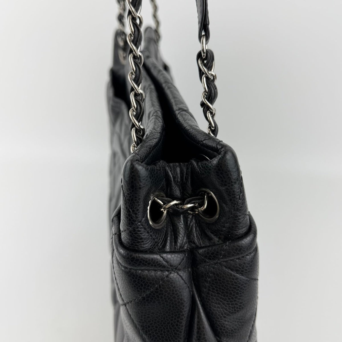 Chanel CC Logo Quilted Shoulder Bag Black Leather Vintage — view 8