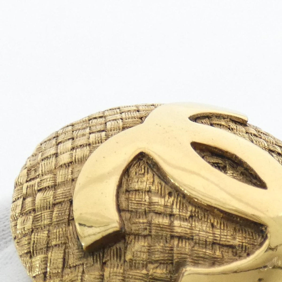 Chanel Vintage Brooch Gold — view 3