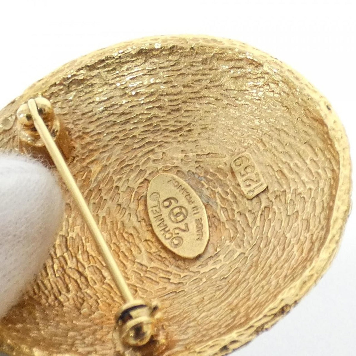 Chanel Vintage Brooch Gold — view 4