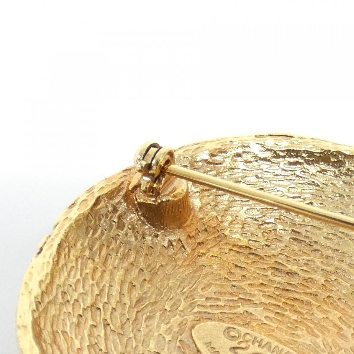 Chanel Vintage Brooch Gold — view 6