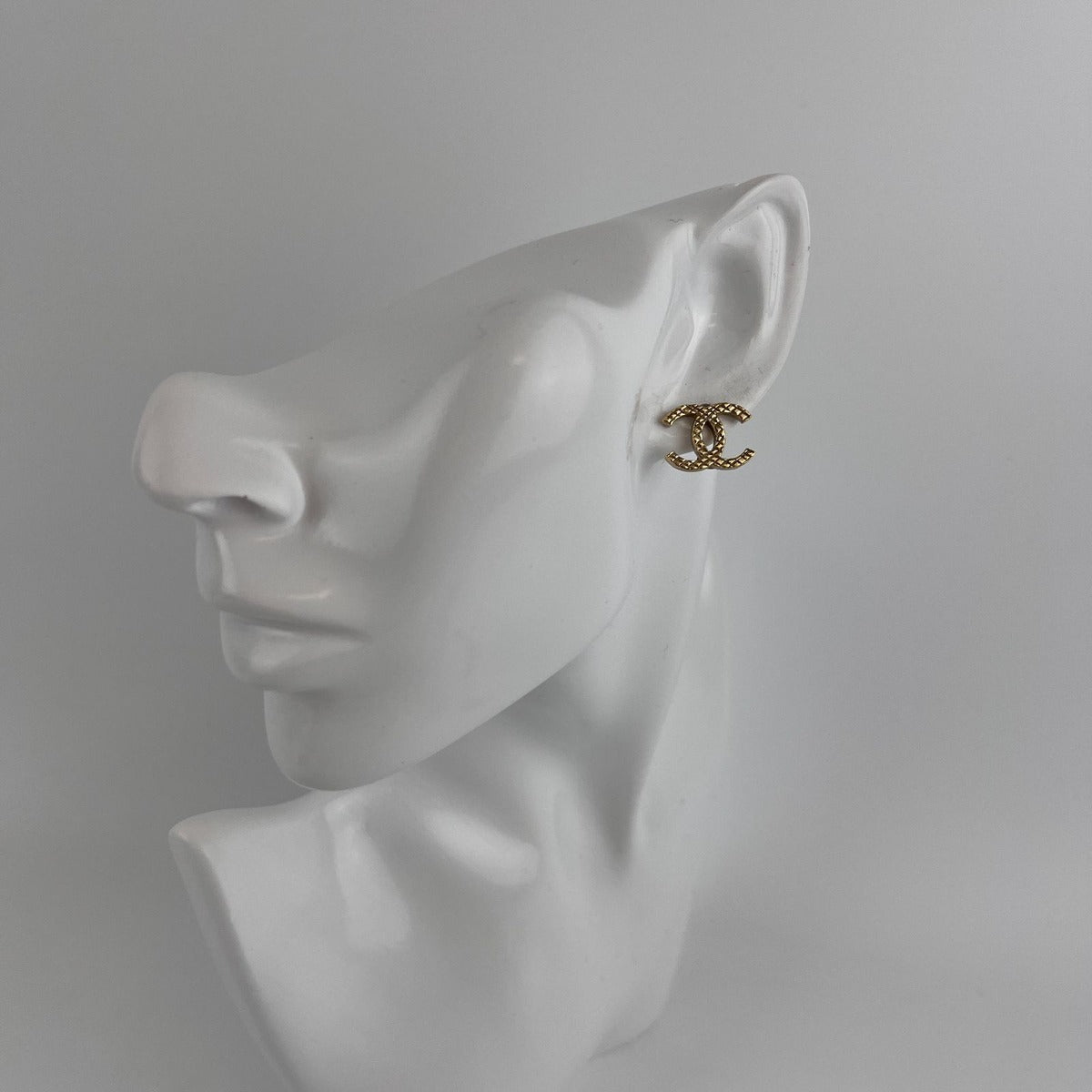 Chanel CC Logo Earrings Gold Vintage — view 2