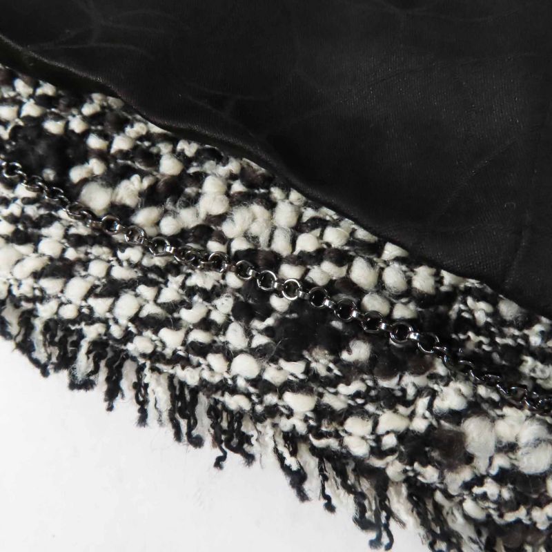 CHANEL Vintage P24398 04A Front Hook Cut-off Tweed Jacket With Ribbon And Coco