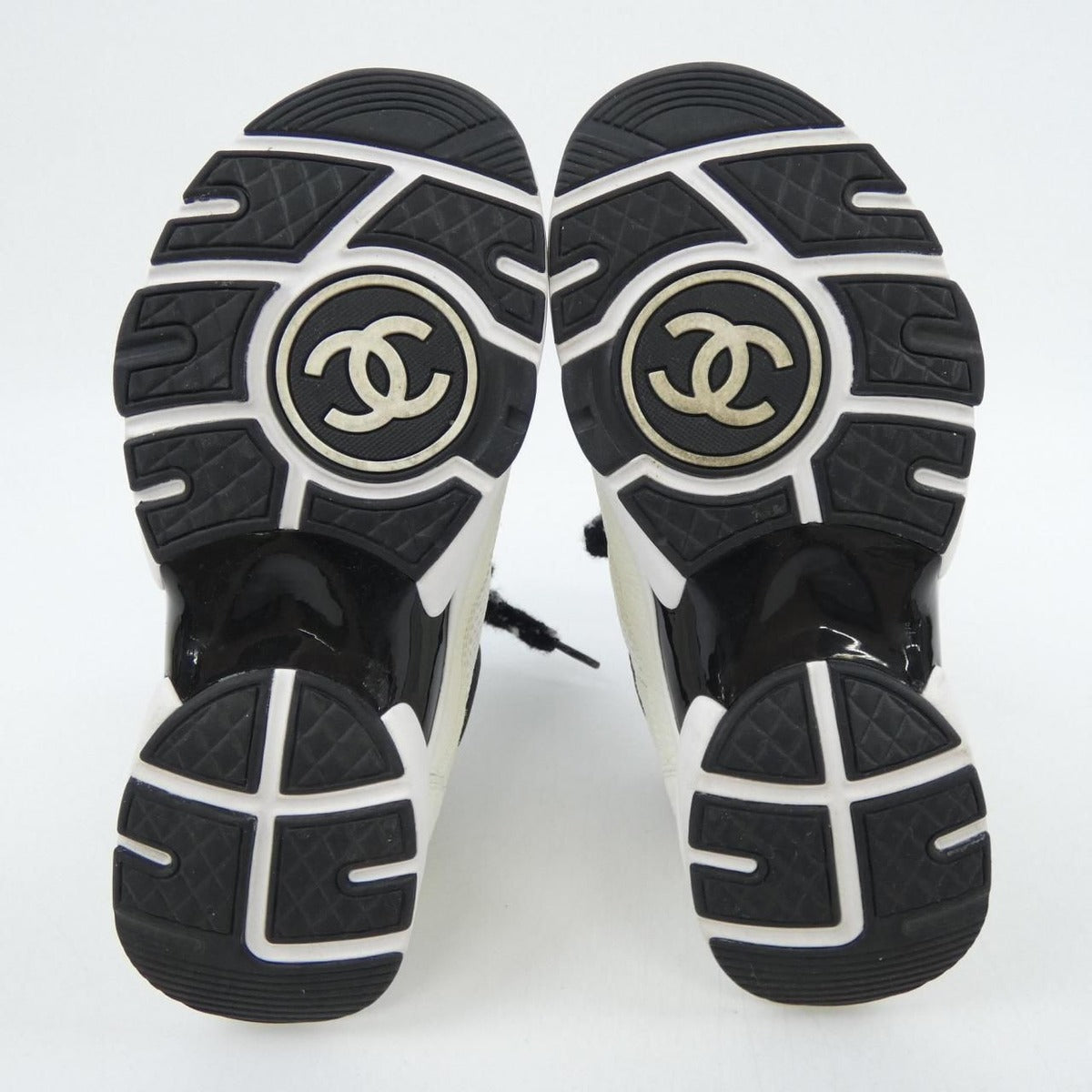 Chanel Sneakers Suede Black — view 4