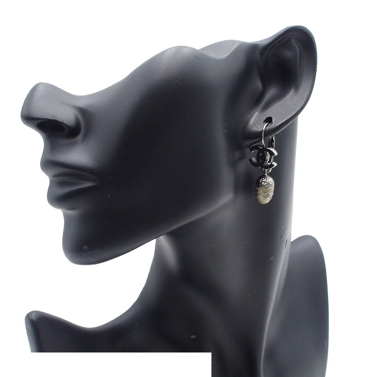 Chanel 05A Earrings Gunmetal Metal CC Logo Acorn Costume 05 — view 7
