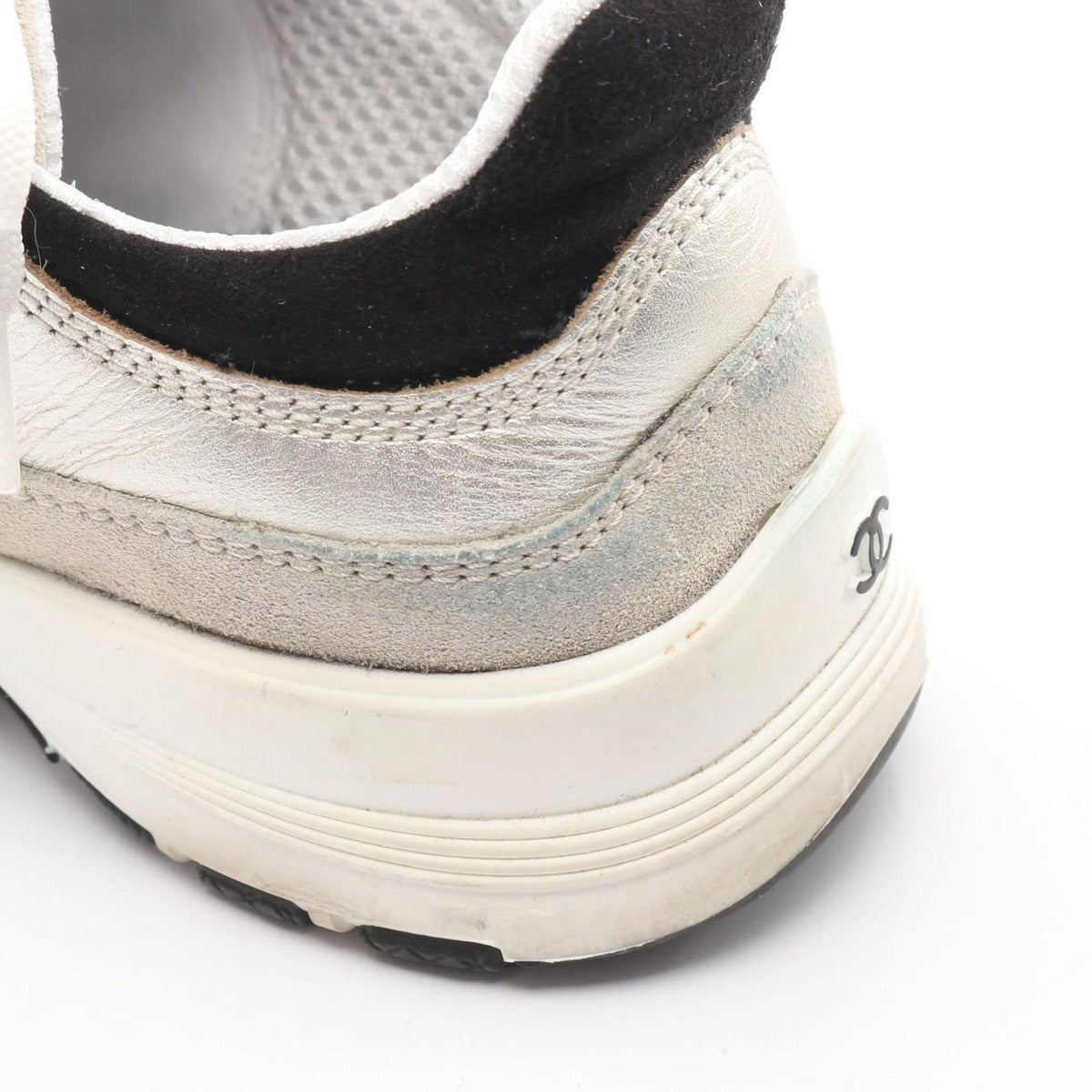 Chanel Sneakers CC Logo Silver Leather — view 10