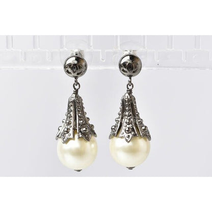 Chanel Pearl Motif Coco Mark Gunmetal — view 5