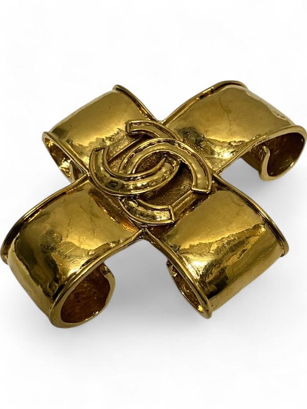 Chanel 94P Coco Mark Cross Brooch Gold