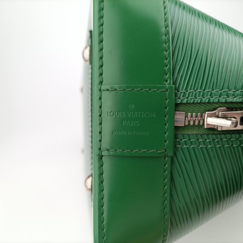 Louis Vuittonalma GM Cloak Epi M40627 Unknown