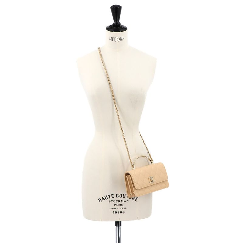 Exhibited Chanel Matelasse 2way Hand Chain Wallet Long Wallet Lambskin Beige