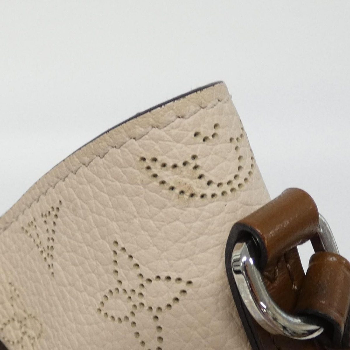 Louis Vuitton Mahina PM Bag — view 6
