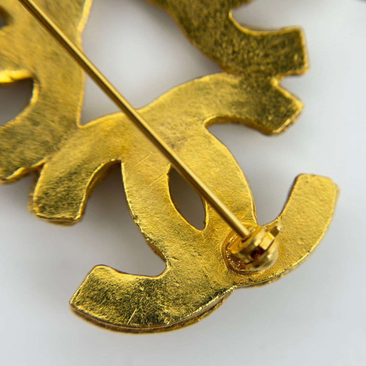 Chanel CC Logo Brooch Gold Vintage — view 6