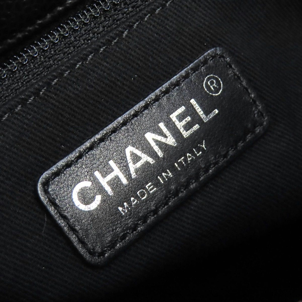 Chanel Caviar Leather CC Logo Quilted Chain Tote Black with Silver Large — view 14