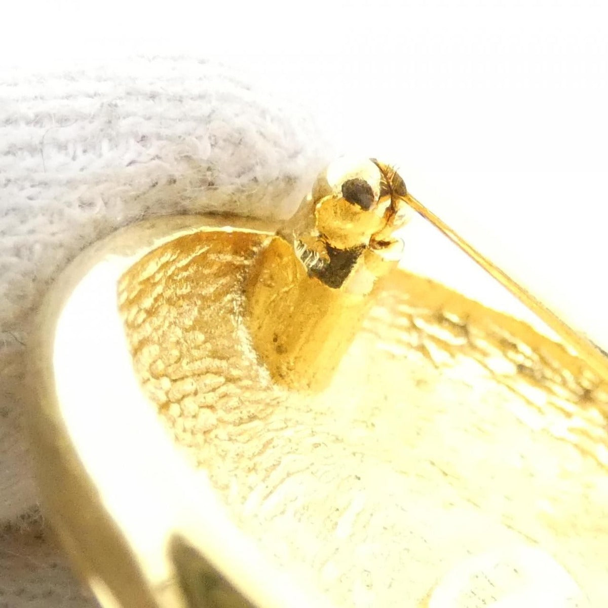 Chanel Vintage Brooch Gold — view 5