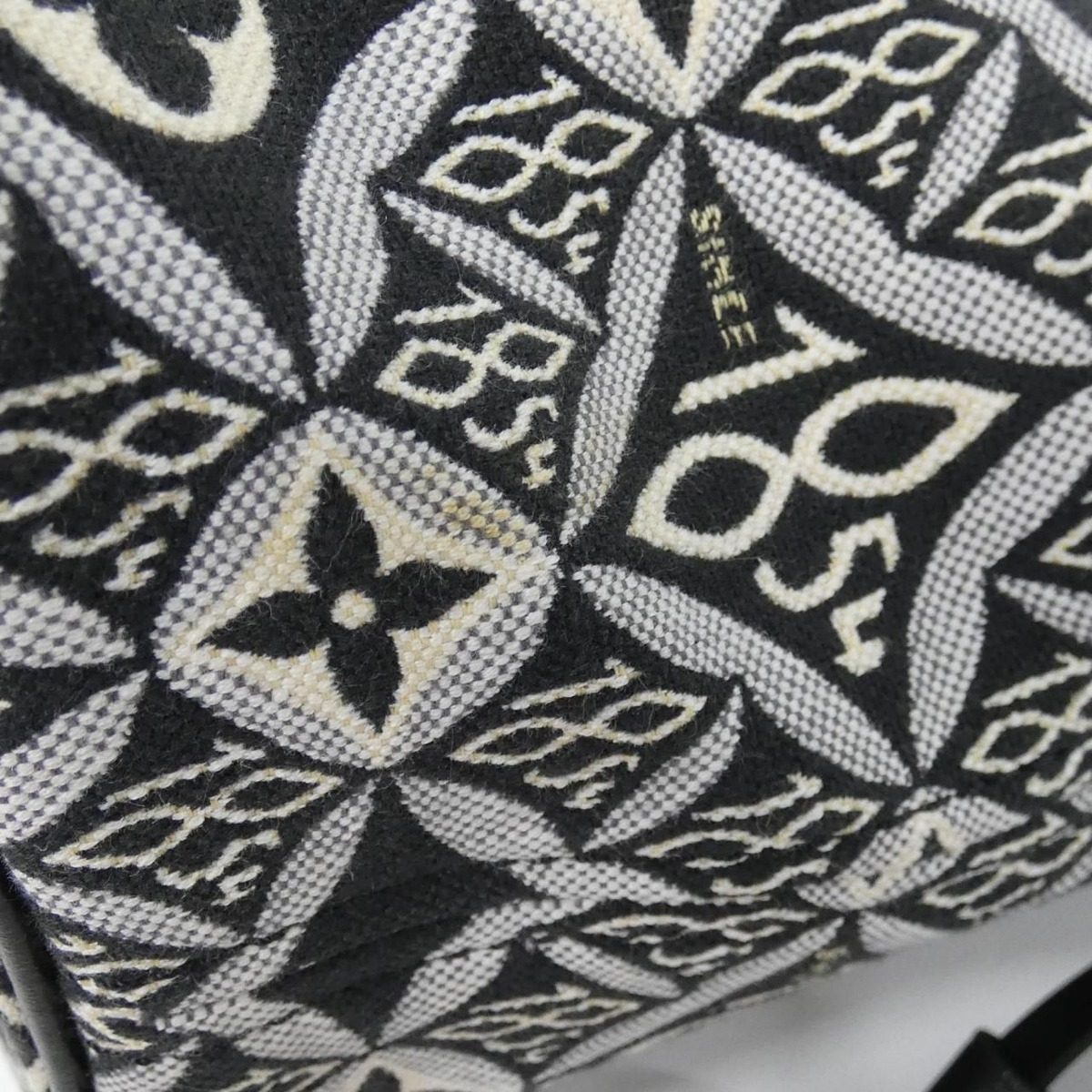Louis Vuitton Neverfull MM Bag — view 3
