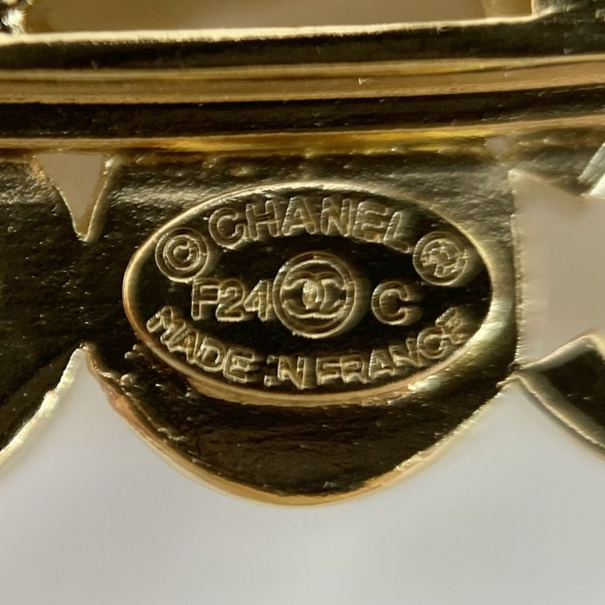 Chanel Roller Skate Brooch F21c Gold Pin Type