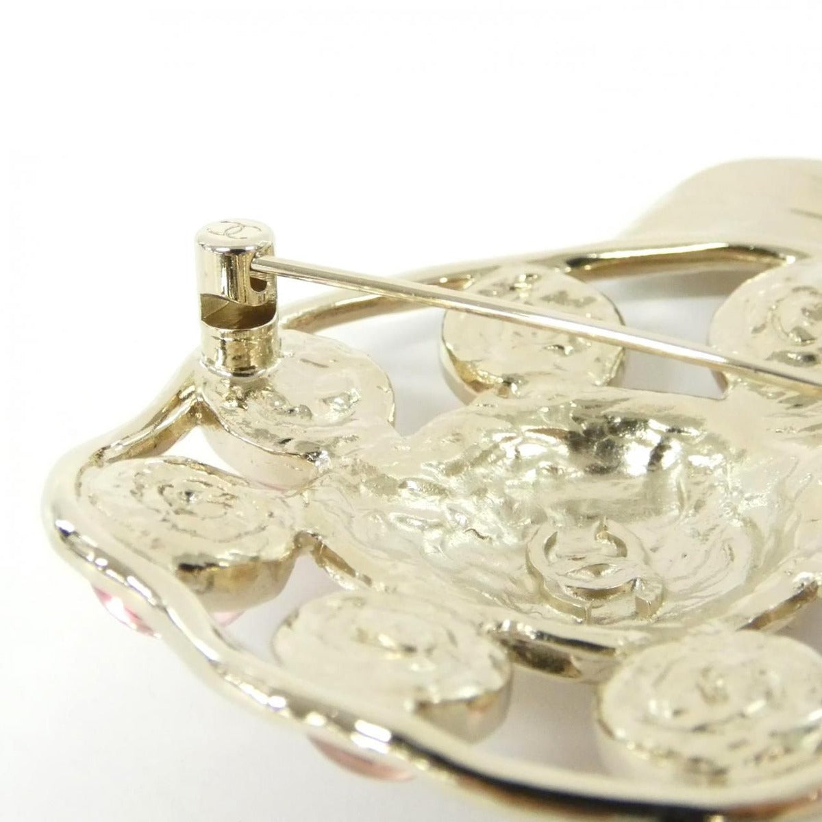 Chanel Brooch Pink — view 3