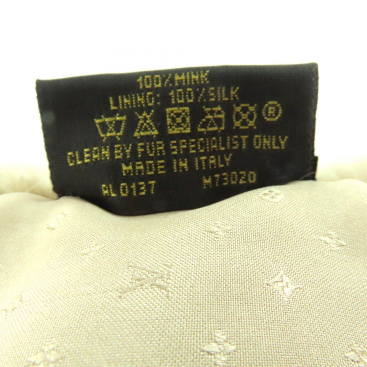 Louis Vuitton Echarpe Mink Glam Lining 100% Silk Monogram Scarf — view 7