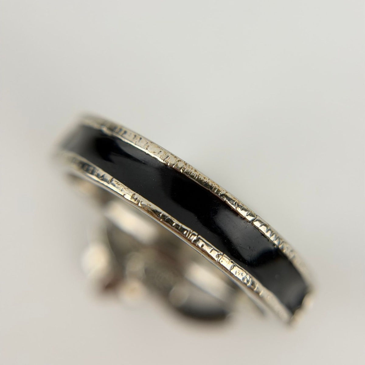Chanel CC Logo Camellia Ring Silver Black Vintage — view 6