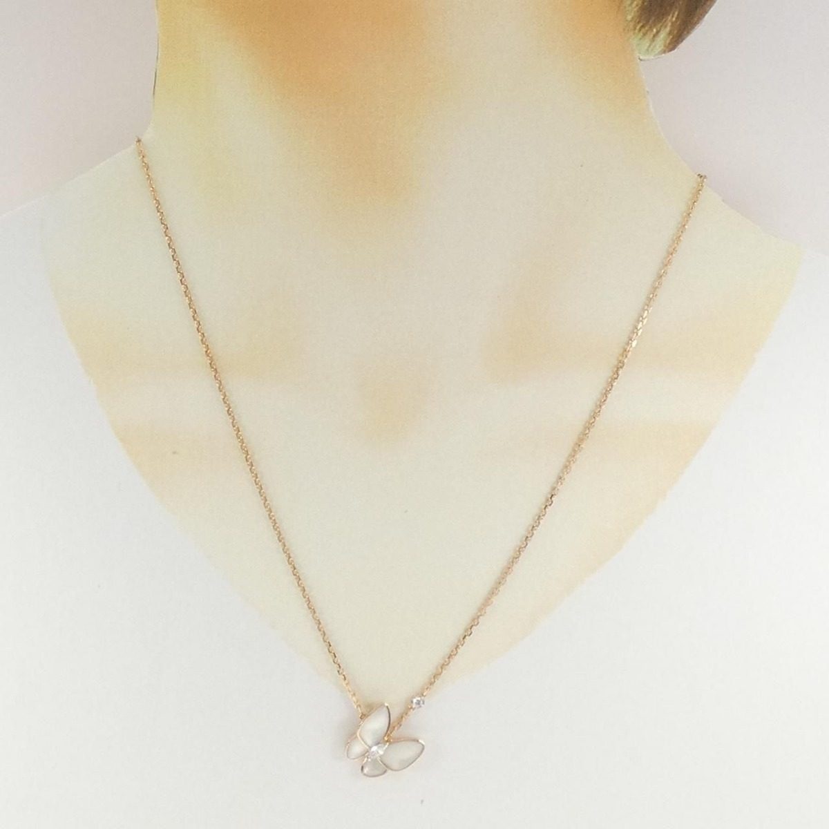 Van Cleef & Arpels de Papillon Necklace — view 6
