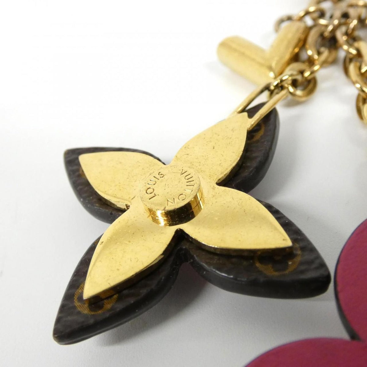 Louis Vuitton Monogram Key Holder Blooming Flower Ring — view 8