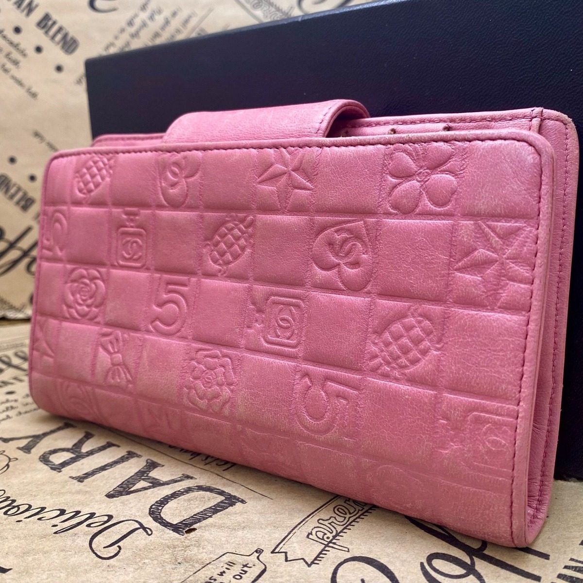 Chanel Icon Line Clasp Bifold Wallet Chocobar Pink CC Logo — view 2
