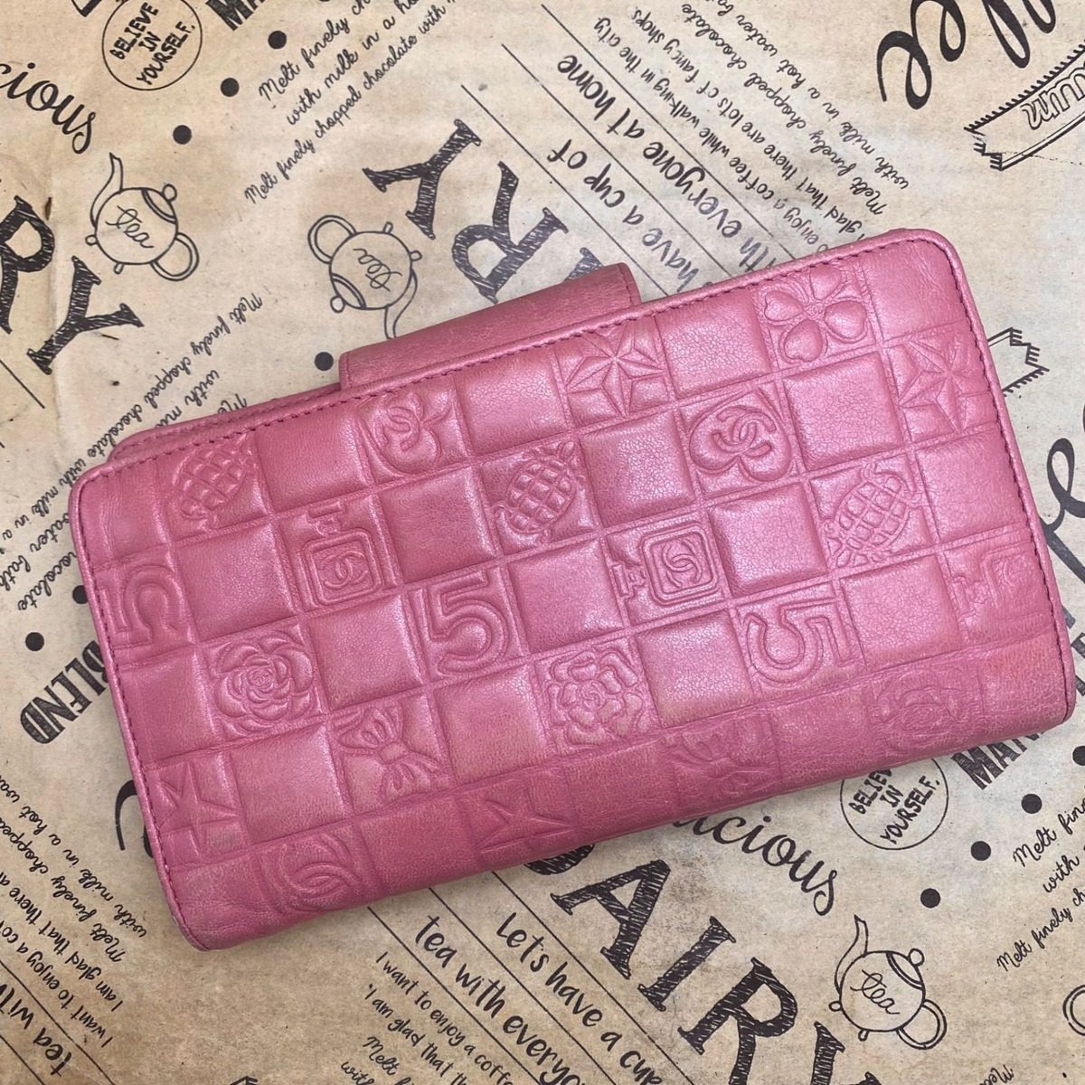 Chanel Icon Line Clasp Bifold Wallet Chocobar Pink CC Logo — view 4