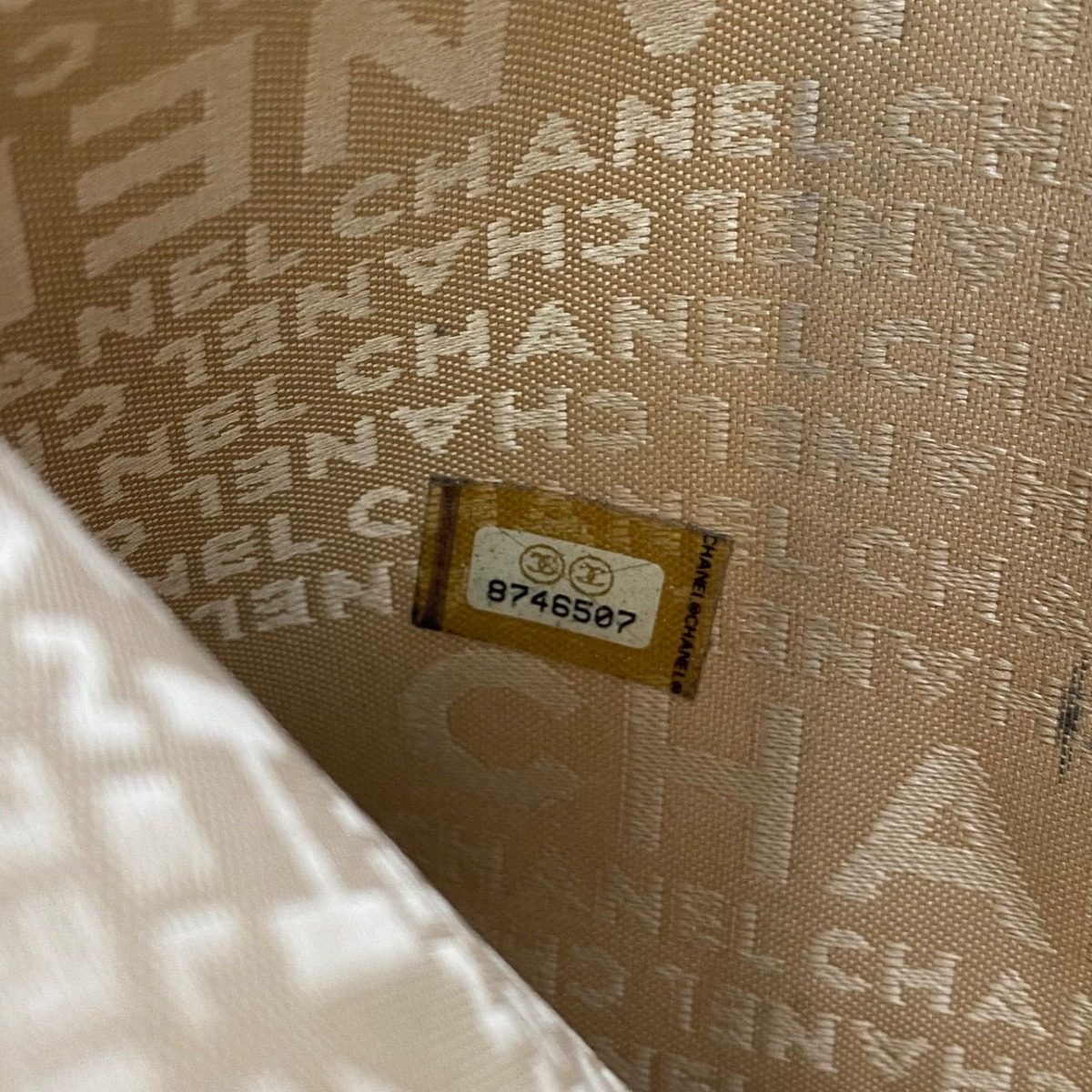 Chanel Icon Line Clasp Bifold Wallet Chocobar Pink CC Logo — view 6