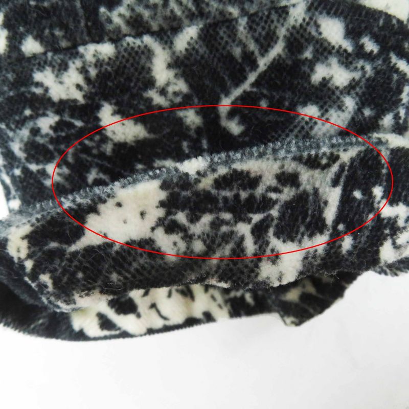 CHANEL P60011 Cotton Partially Lined Silk Coco Mark Buttons Total Pattern Shawl