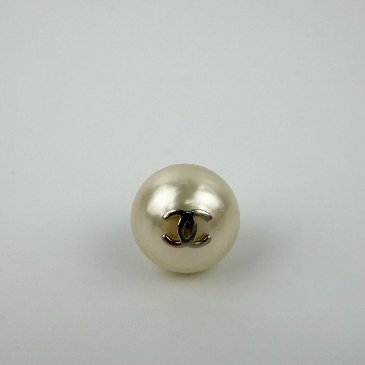 Chanel CC Logo Single Earrings Faux Pearl Silver Vintage