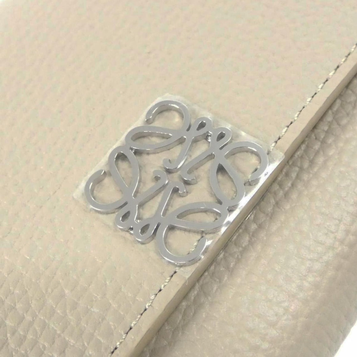 Loewe Anagram Small Vertical Wallet Clay — view 3