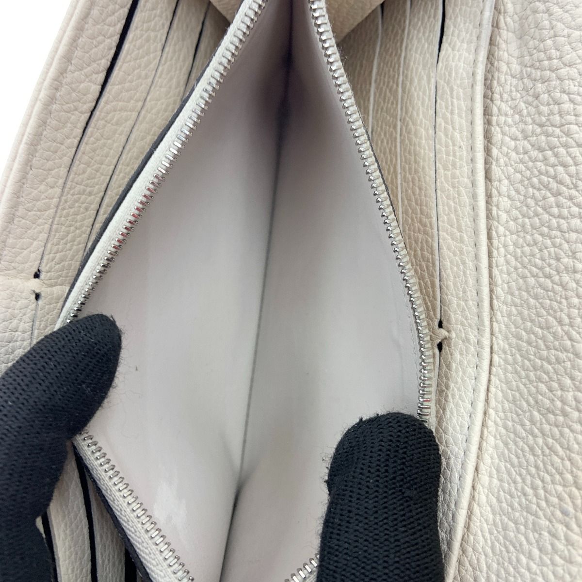 Louis Vuitton Mahina Hina Portefeuille Iris M60177 Women's Bifold Long Wallet