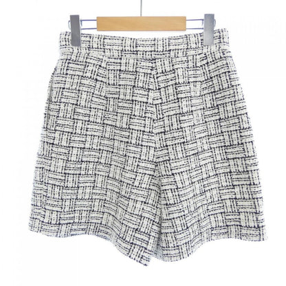 Chanel Size 36 White Shorts — view 2