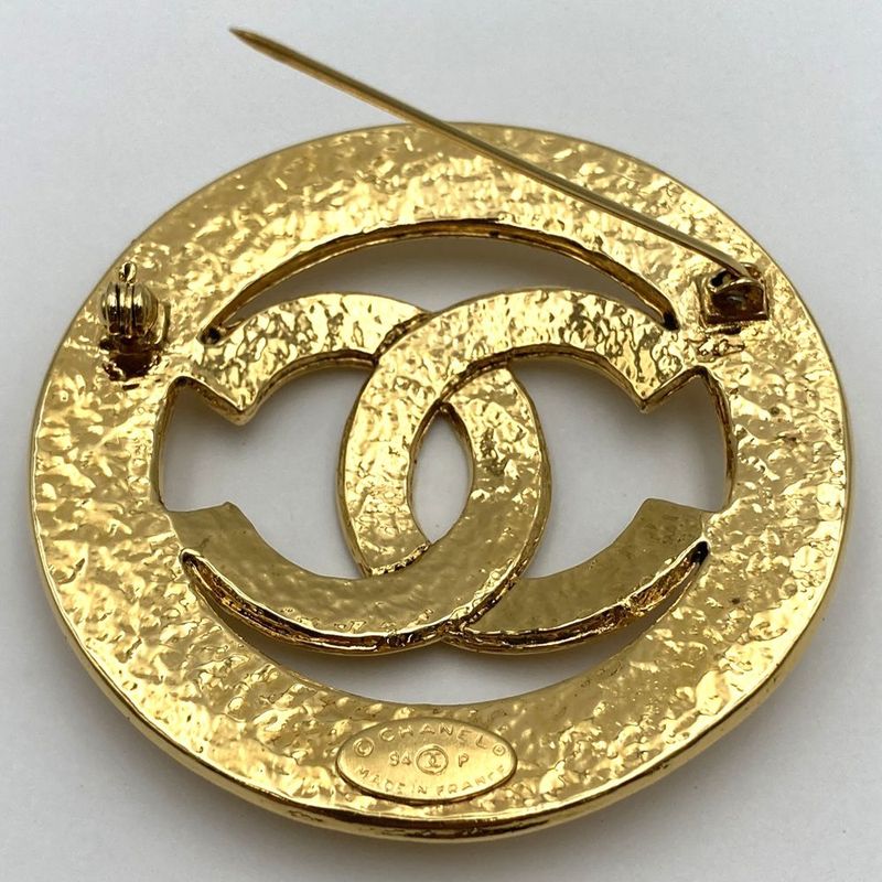 Chanel Brooch Coco Mark Gold Ladies Vintage Round Fashion Small Accessories
