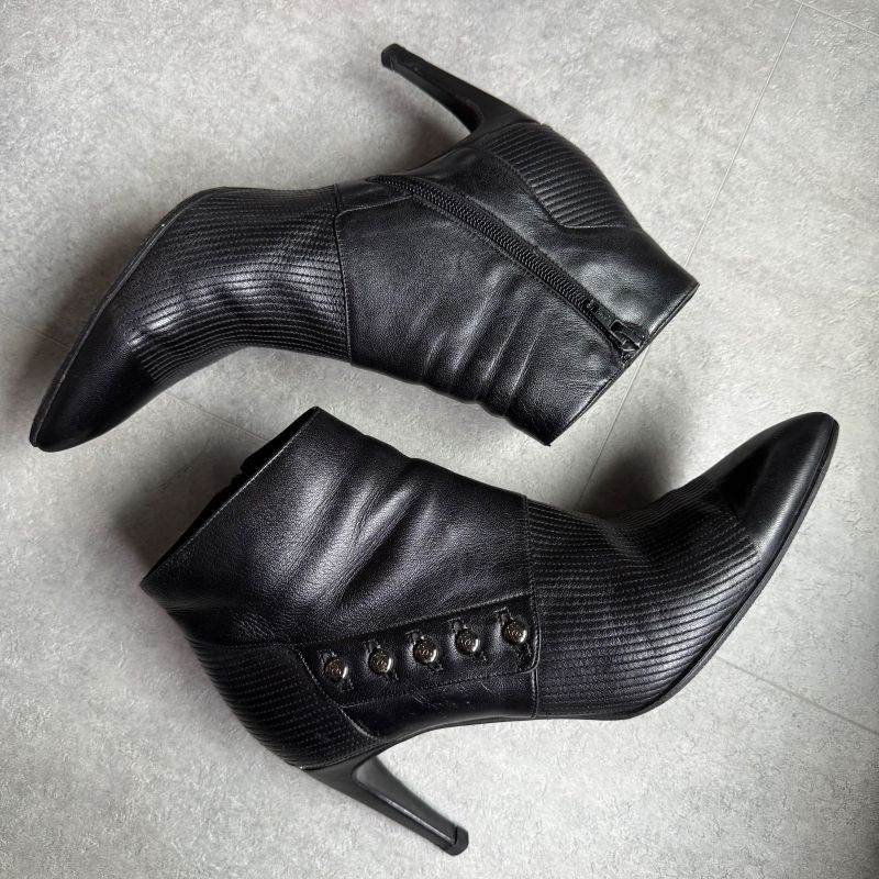 Chanel Pointed Toe Coco Mark Button Leather Zip Boots 37 1 2c 24.5cm (9.65in)