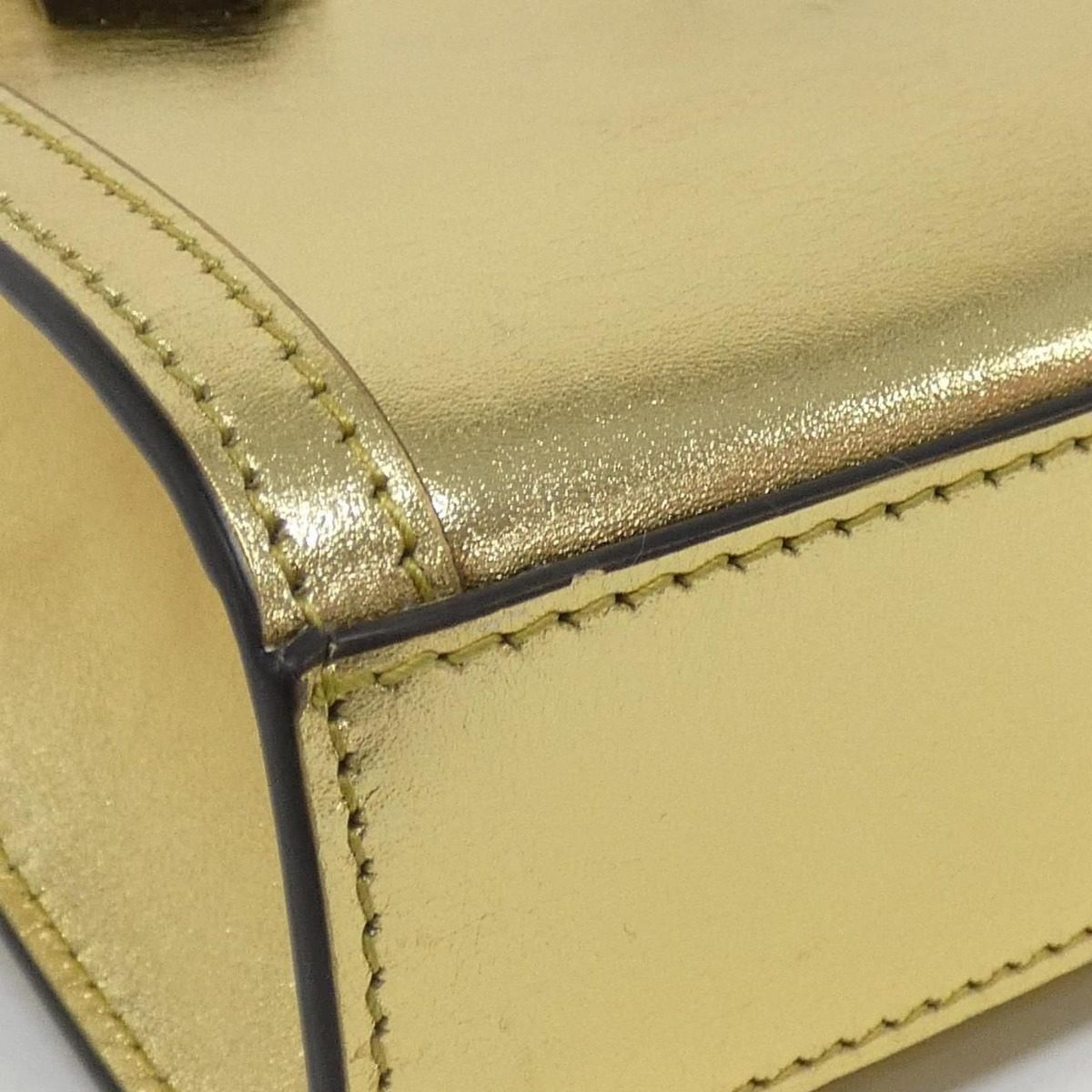 Gucci Diana Bag Handbag Gold — view 3