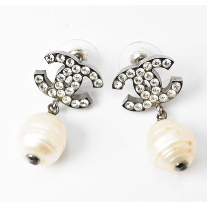 Chanel Swing Pearl Silver White